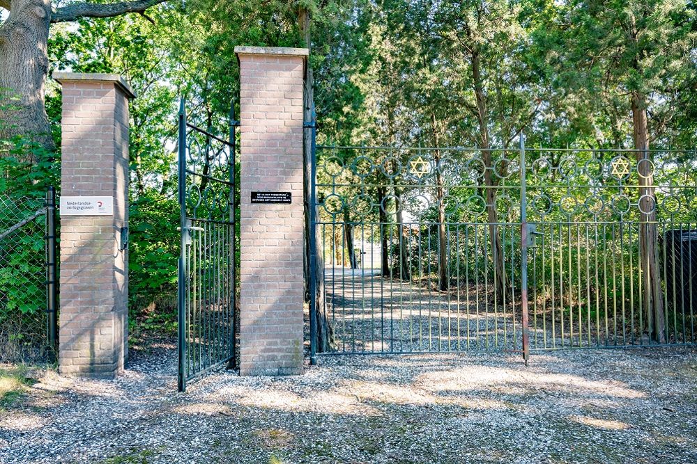 Dutch War Grave General Cemetery Persijnhof Wassenaar #2