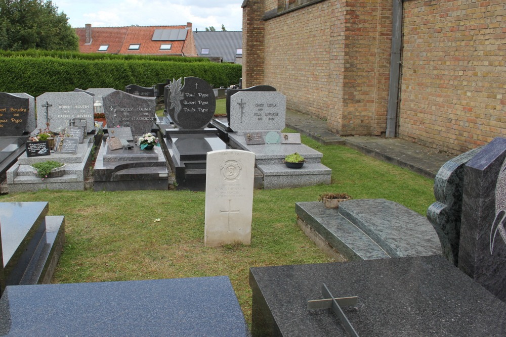 Commonwealth War Grave Voormezele Churchyard #2