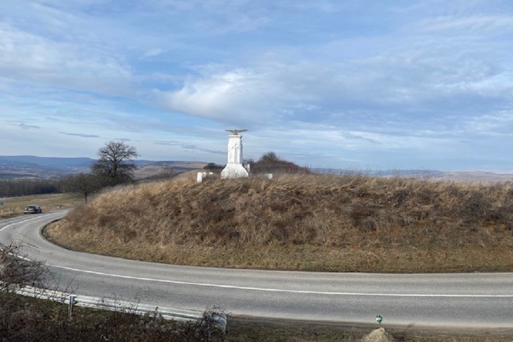 Memorial of the heroes La Vulturii Rosia