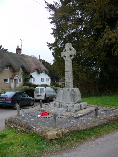 Oorlogsmonument East Stratton #1