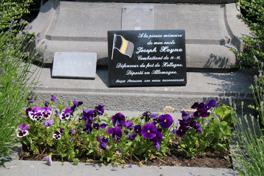 Oorlogsmonument Roloux #4
