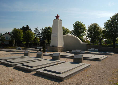 Sovjet Oorlogsbegraafplaats Leobersdorf #2