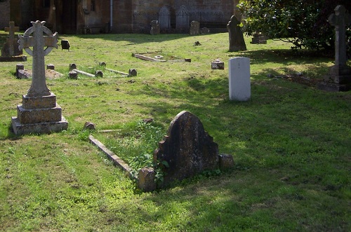 Oorlogsgraf van het Gemenebest St. Leonard Churchyard #1