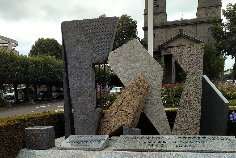 Monument Gedeporteerden 1940 - 1944 Saint-Brieuc #1