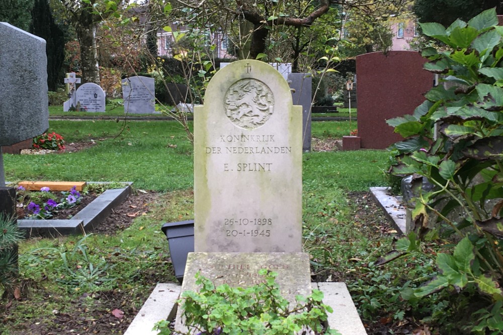 Dutch War Grave Roman Catholic Cemetery Hilversum #2