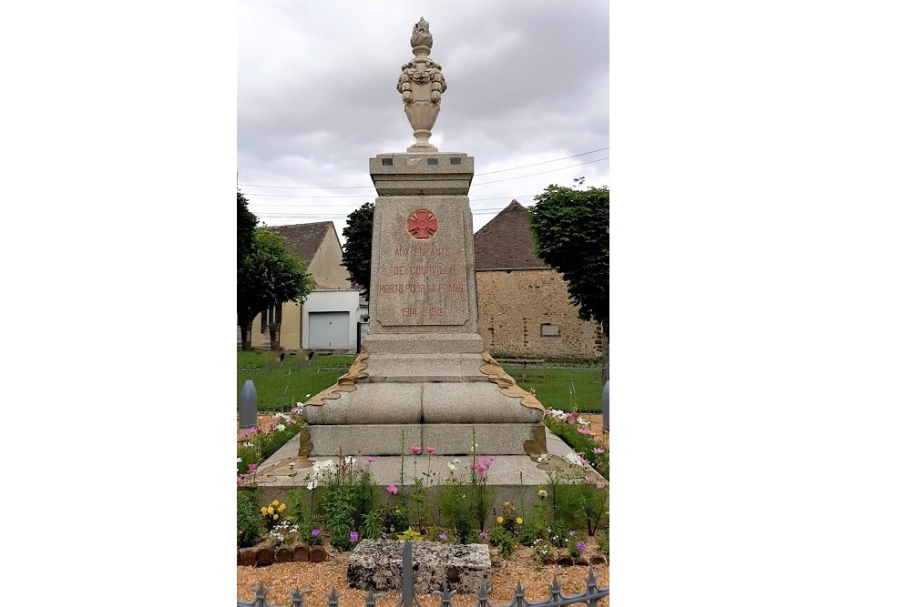 Oorlogsmonument Courville-sur-Eure #1