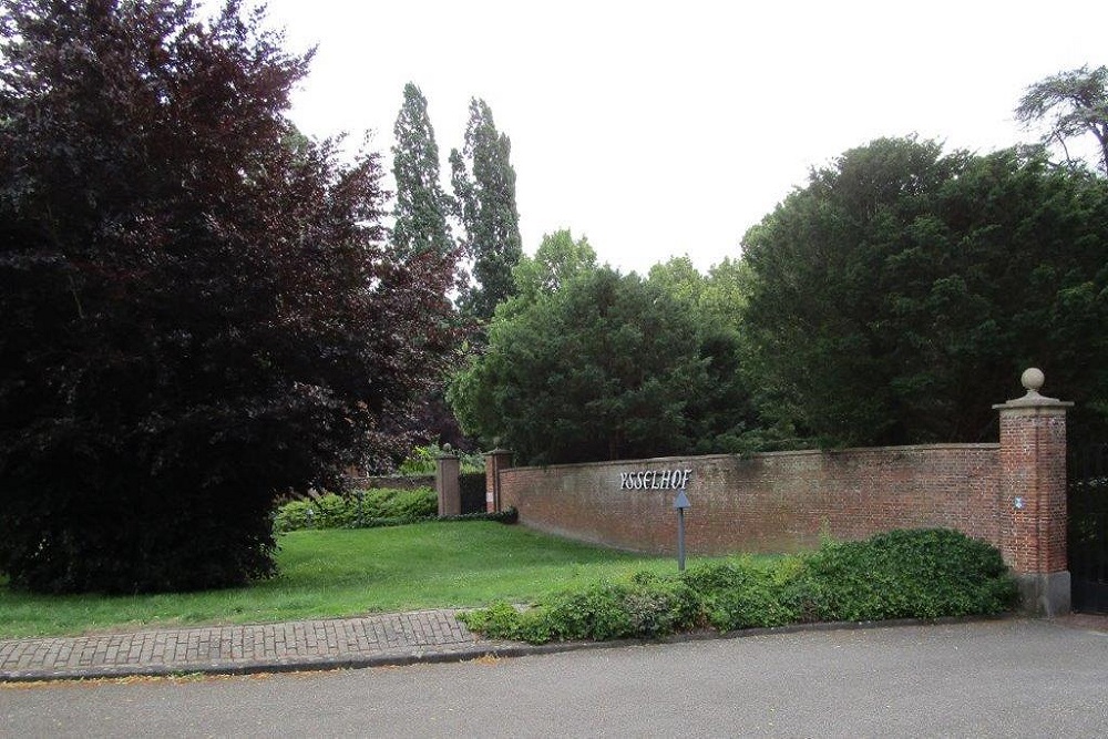 Dutch War Graves General Cemetery IJsselhof Gouda