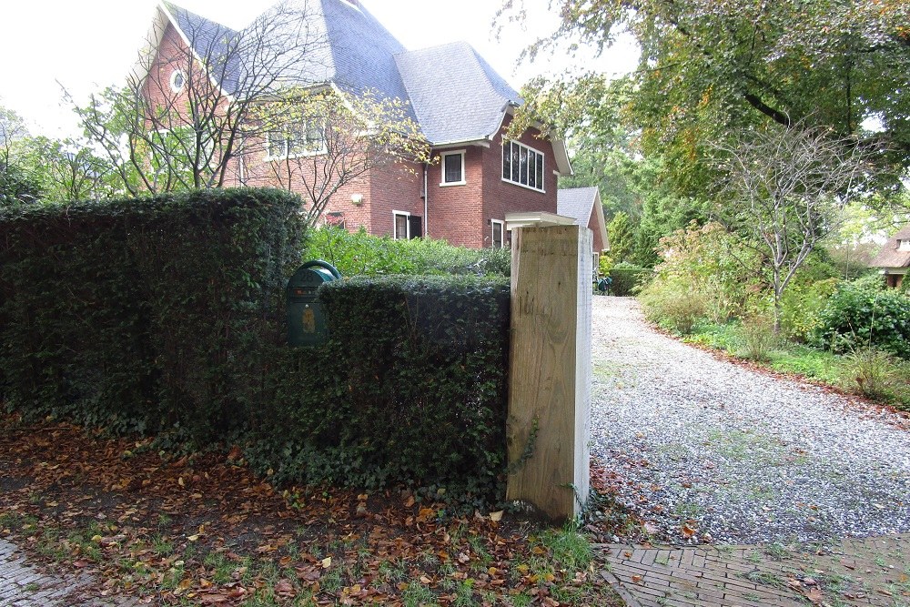 Memorial Stone Koningin Wilhelminalaan 28 #2