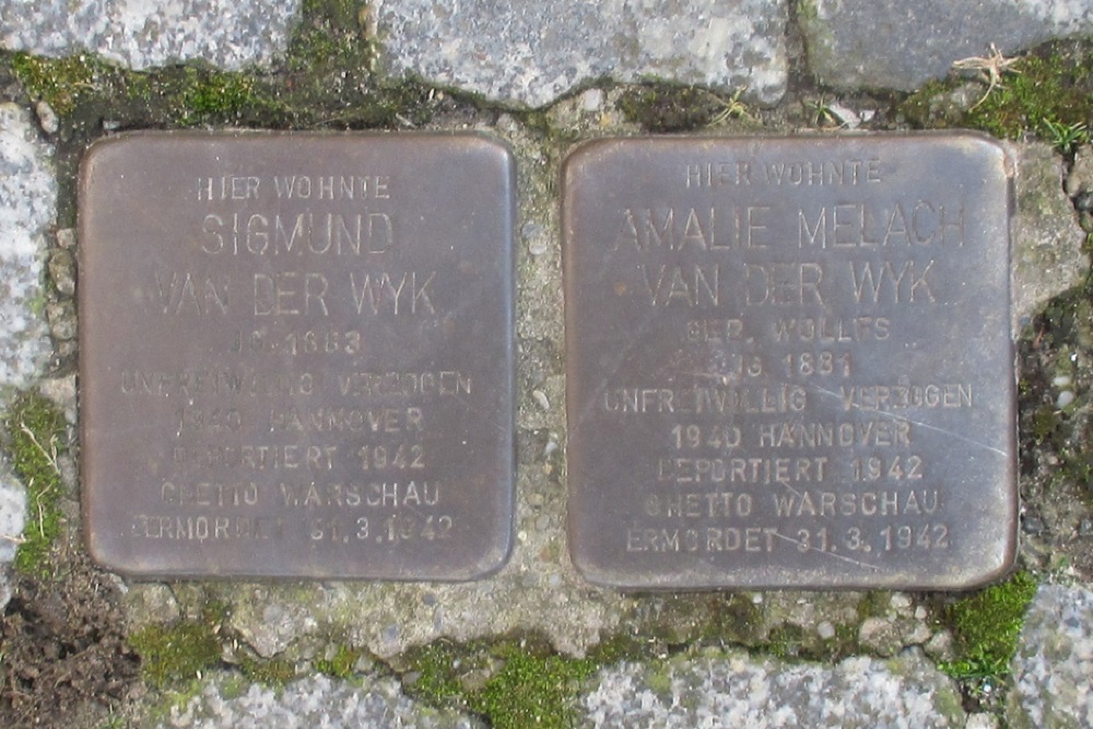 Stolpersteine Stahlbogengang 4