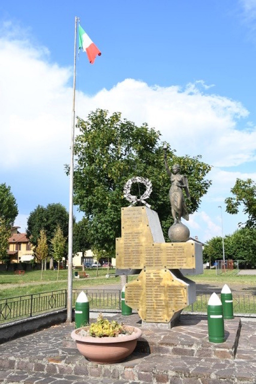 Monument Voor De Gevallen Soldaten Van Triest #4