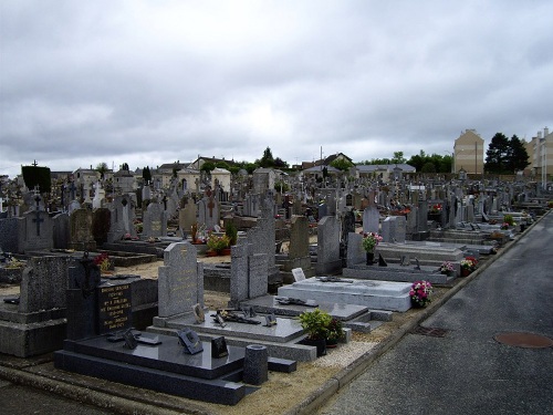 Oorlogsgraven van het Gemenebest Nogent-le-Rotrou