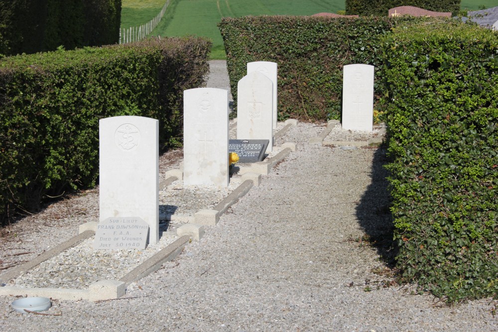 Commonwealth War Graves Hardinghen #2