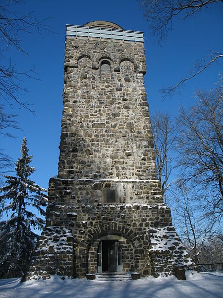 Bismarck-toren Taufstein #1