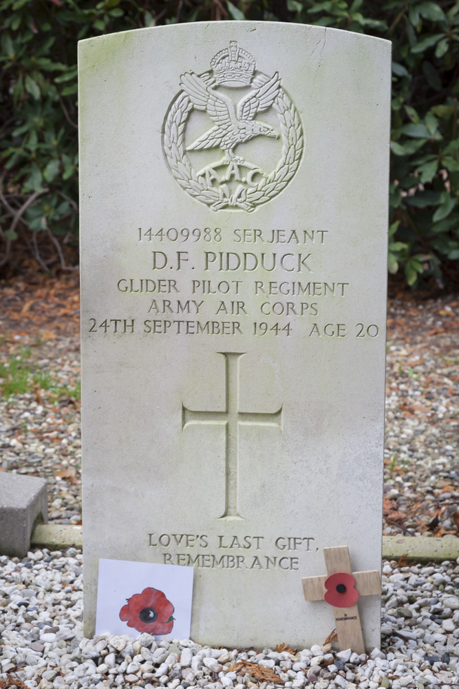 Commonwealth War Graves General Cemetery Elst #2