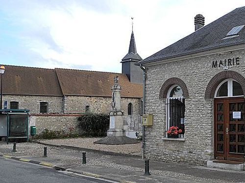 War Memorial Chaignes #1