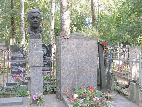 Graves Russian War Veterans Bogoslovskoye Cemetery #1