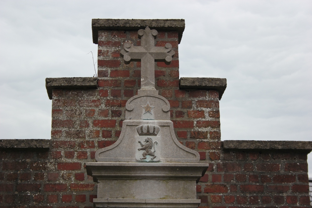 War Memorial Moerbeke #2