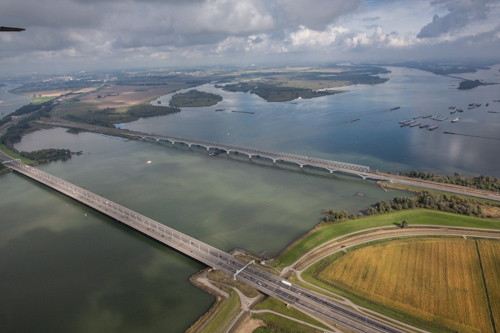 Bridges Moerdijk