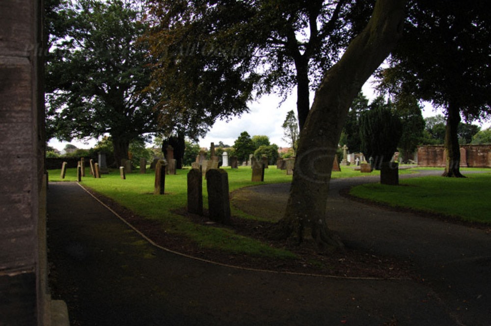 Oorlogsgraf van het Gemenebest Tarbolton Parish Churchyard #1