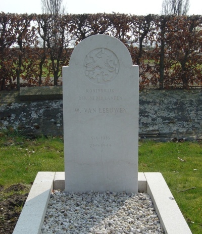 Dutch War Grave Bruchem #2