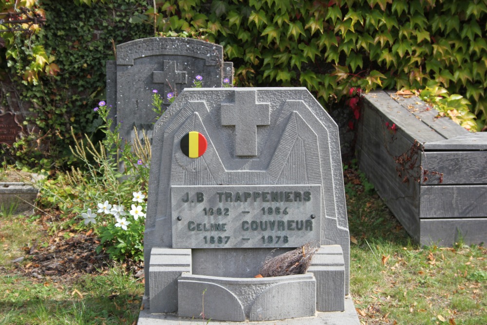 Belgian Graves Veterans Chapelle-Saint-Lambert #1