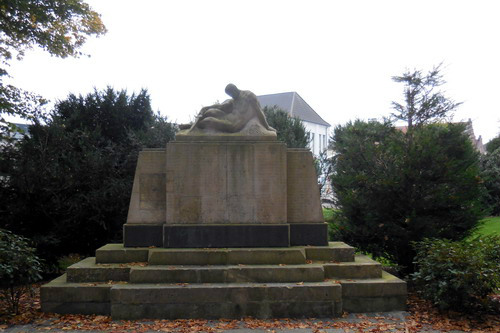 Oorlogsmonument Rees #1