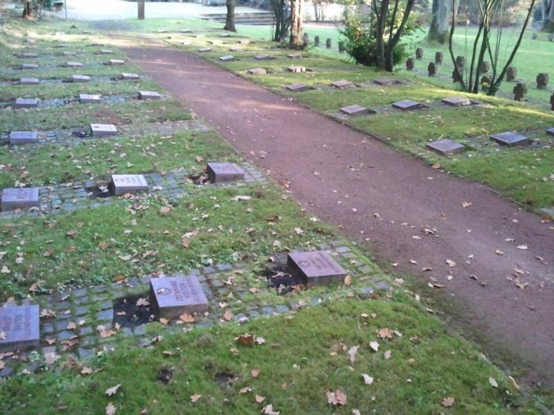 Dutch War Graves Hameln #1