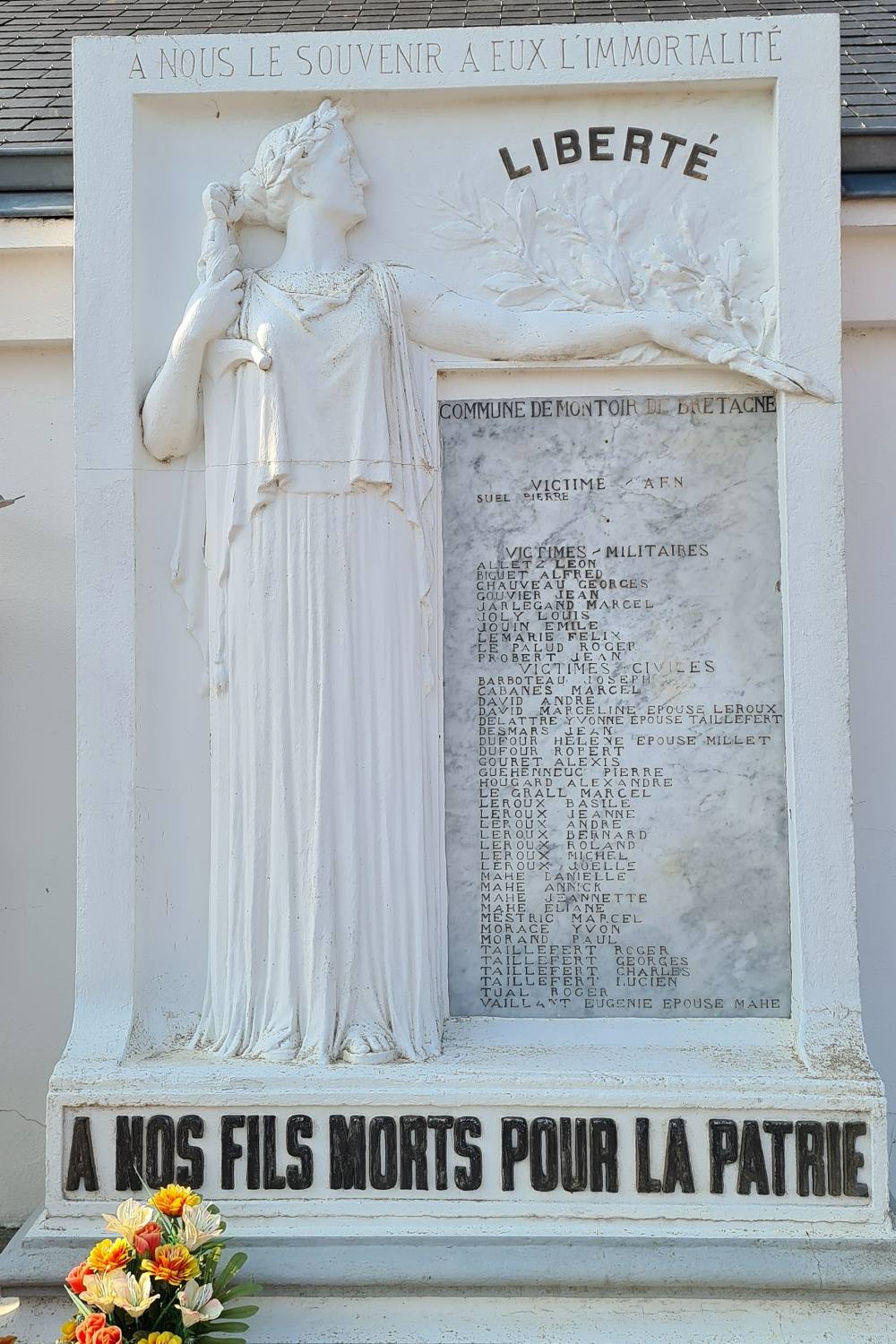 Commonwealth War Grave And Monument Montoir-de-Bretagne #2