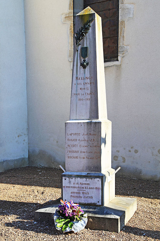 Oorlogsmonument Massingy-lès-Vitteaux #1