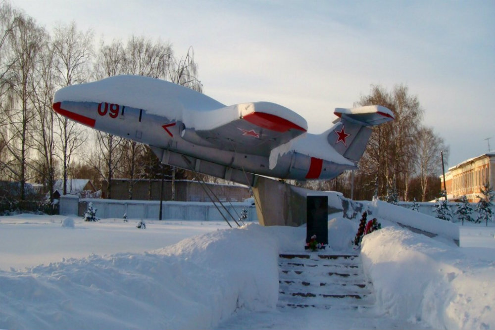 Memorial Marshal Novikov Nerekhta #1