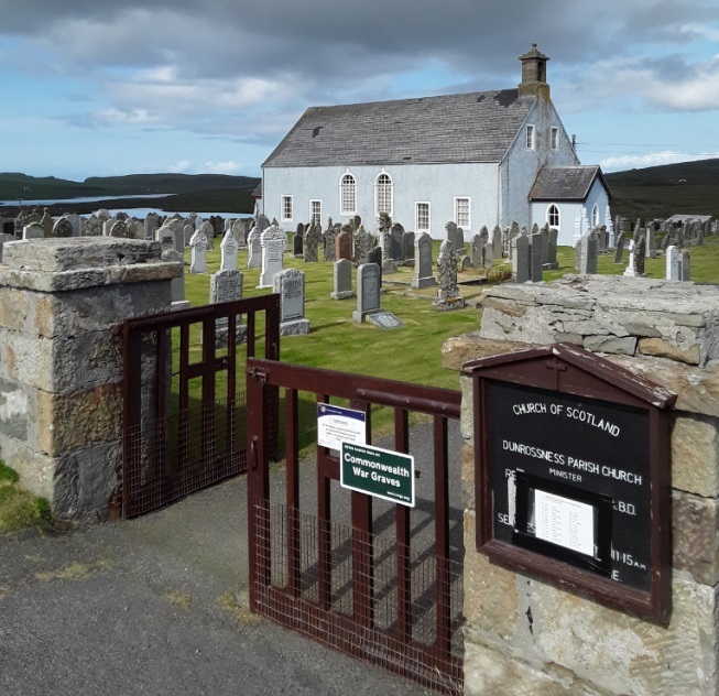 Oorlogsgraven van het Gemenebest Dunrossness Parish Churchyard