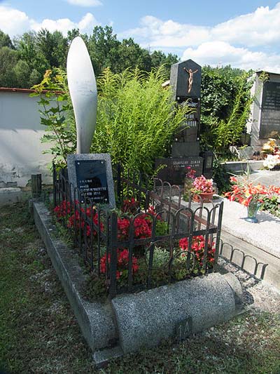 Symbolic Grave Lt. Robert W. Whitehead #1