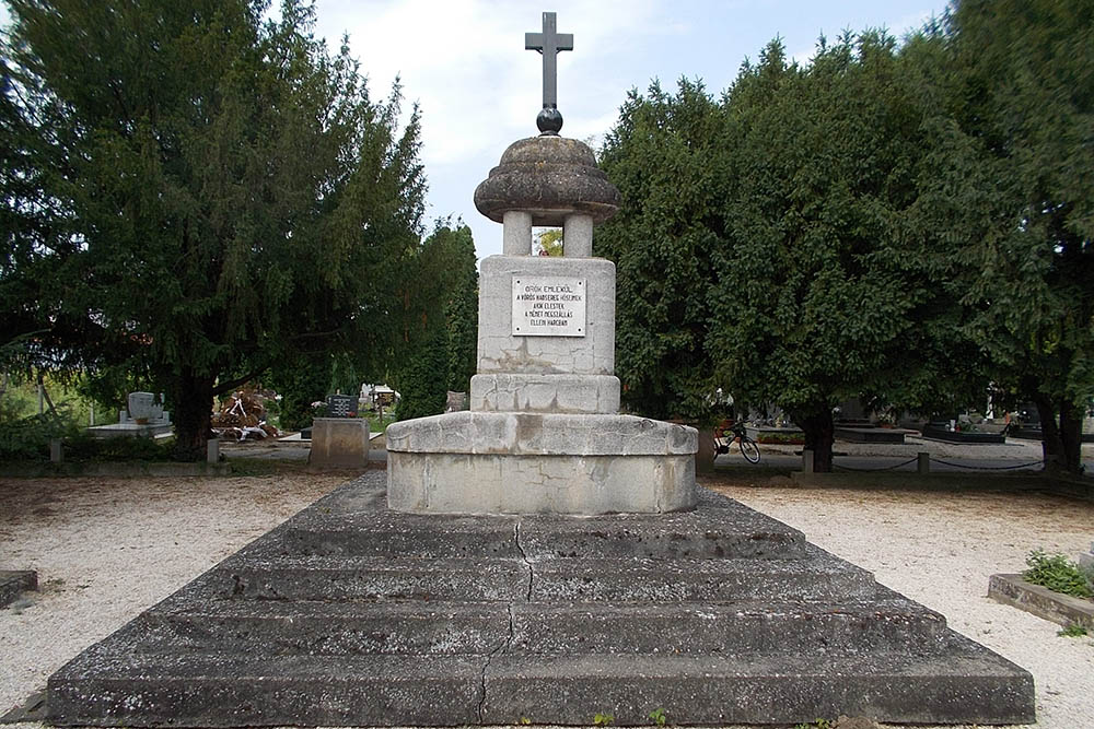 Oorlogsgraven Alsóváros Begraafplaats Szekszárd #4
