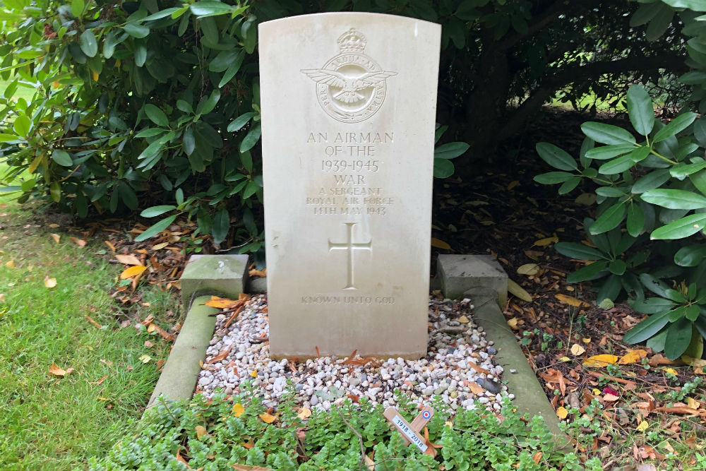 Commonwealth War Grave General Cemetery Heerlen #2
