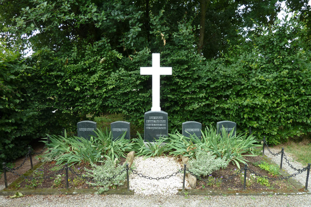 Commonwealth War Graves Protestant Cemetery Altdorf #1