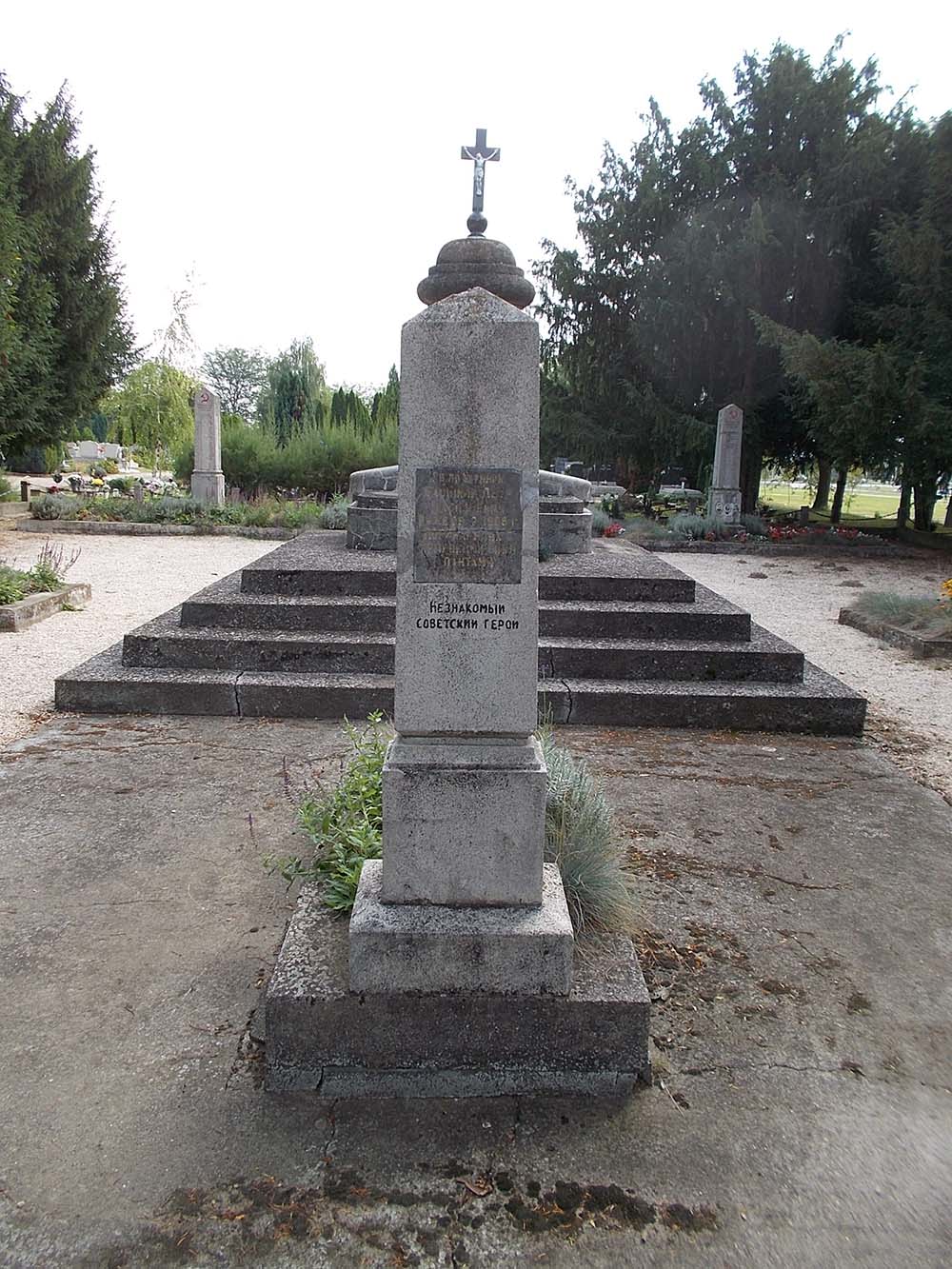 Oorlogsgraven Alsóváros Begraafplaats Szekszárd #5