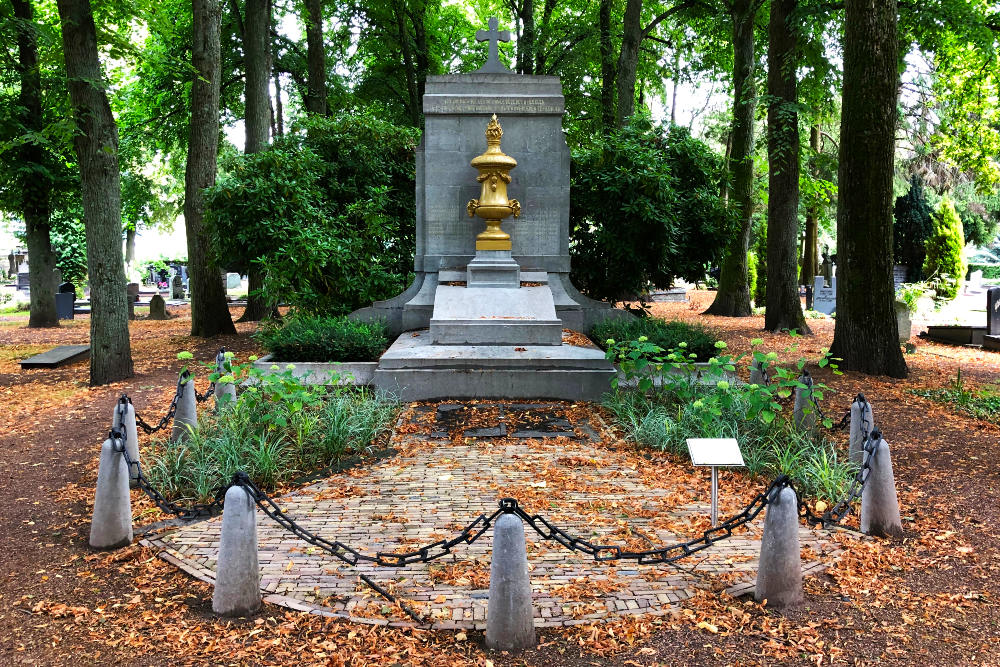 Grave Memorial Belgian Soldiers General Cemetery Heerlen #1