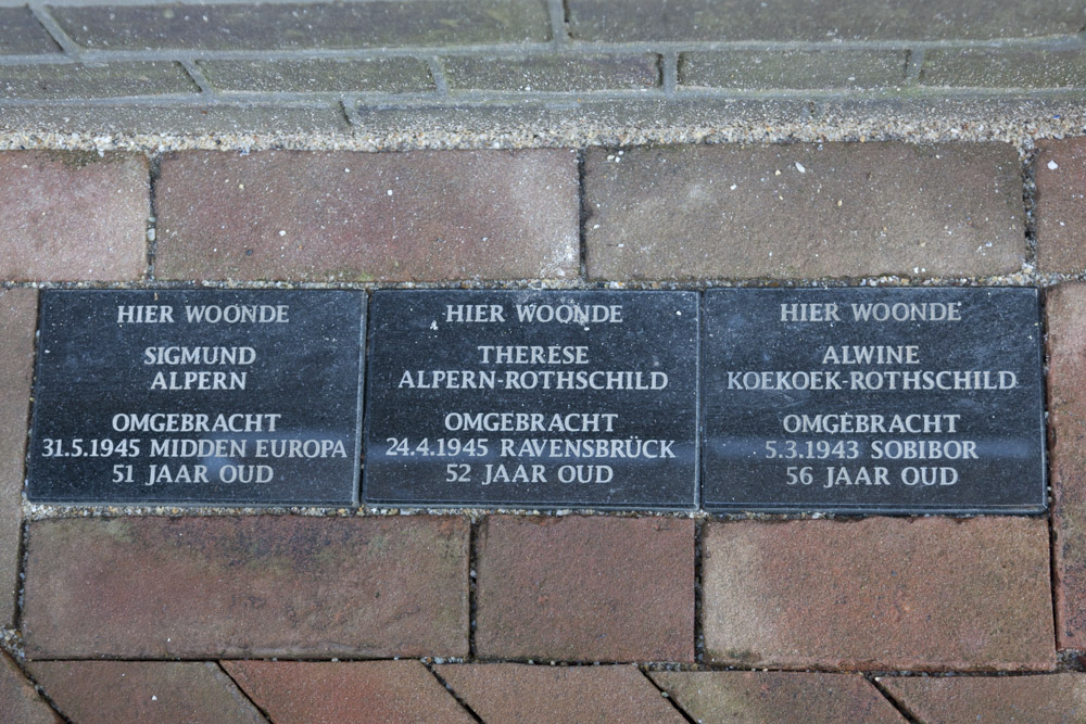 Herdenkingsstenen Van Kinsbergenstraat 3 #1