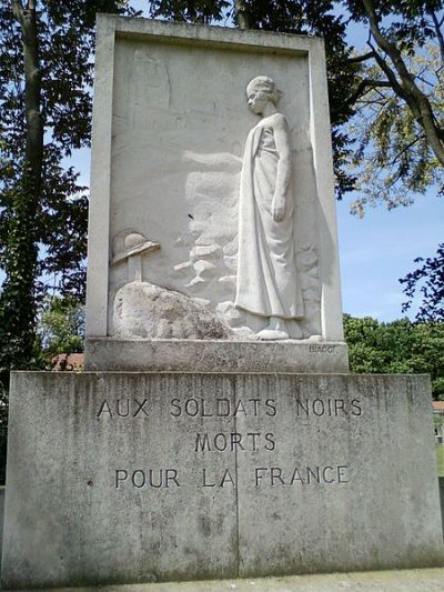 Monument Zwarte Soldaten Jardin Tropical #1