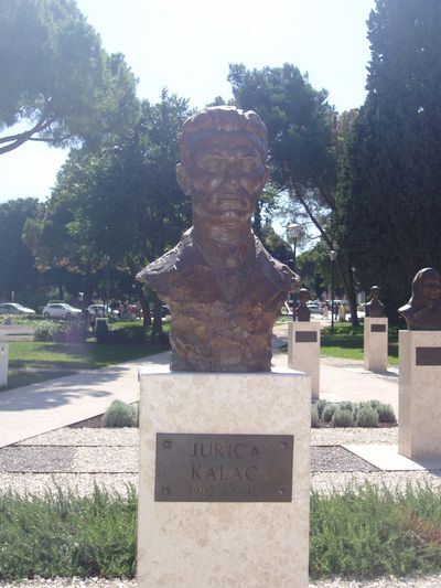 Busts Titov Park Pula #5