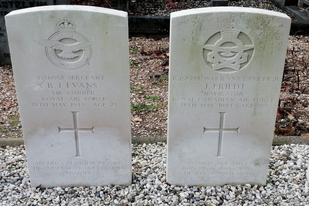 Commonwealth War Graves General Cemetery Sommelsdijk #3