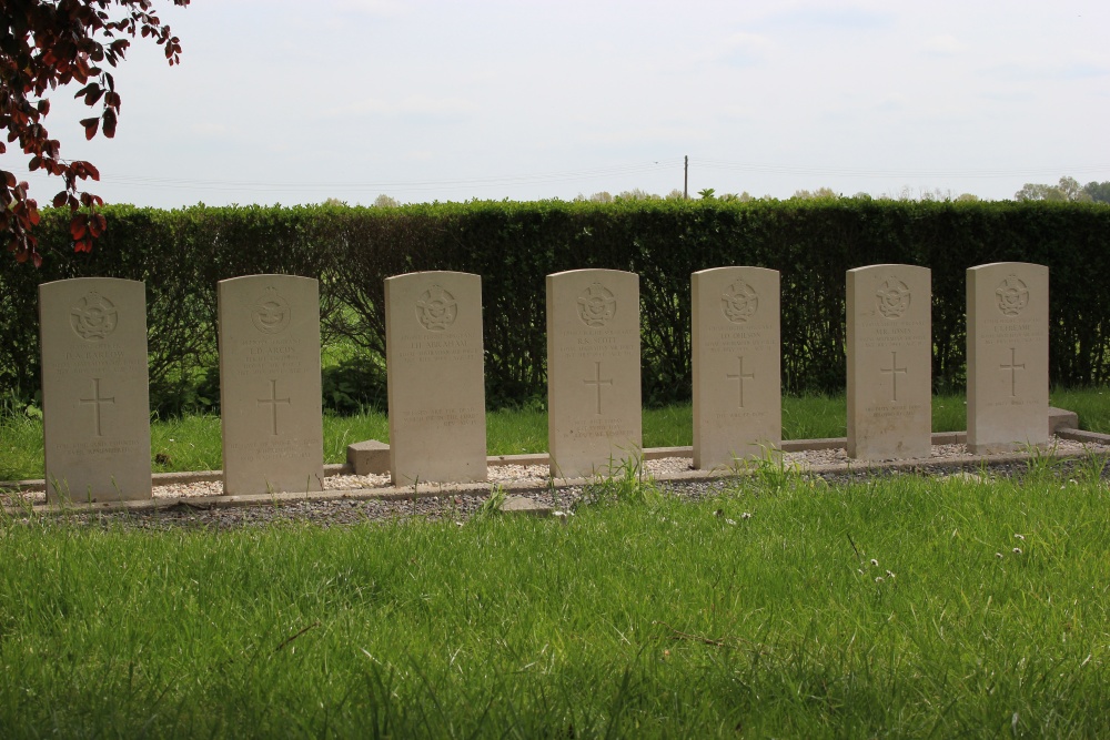 Commonwealth War Graves Kaaskerke #4