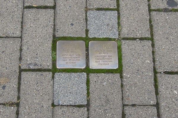 Stolpersteine Bahnhofstraße 22