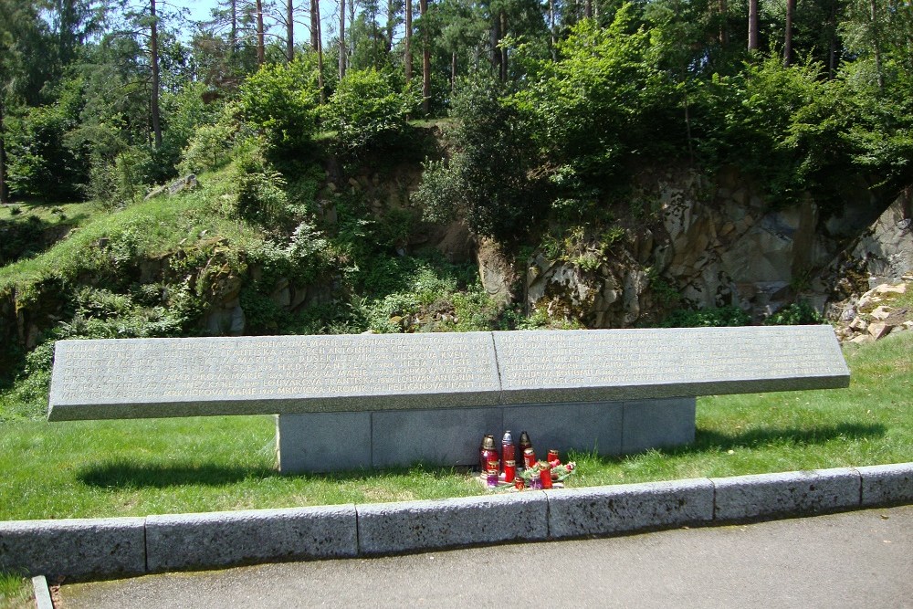 Monument Massamoord Leky #2