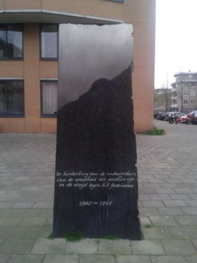 Monument Omgekomen Medewerkers 'De Waarheid' #1