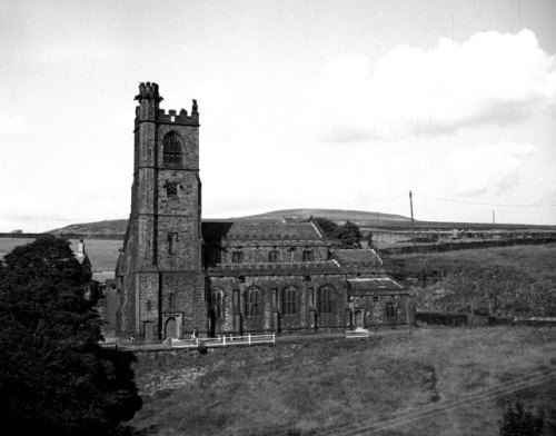 Commonwealth War Graves St. Bartholomew Churchyard