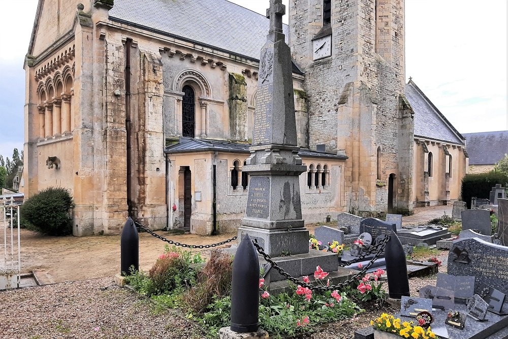 Oorlogsmonument Vieux #1