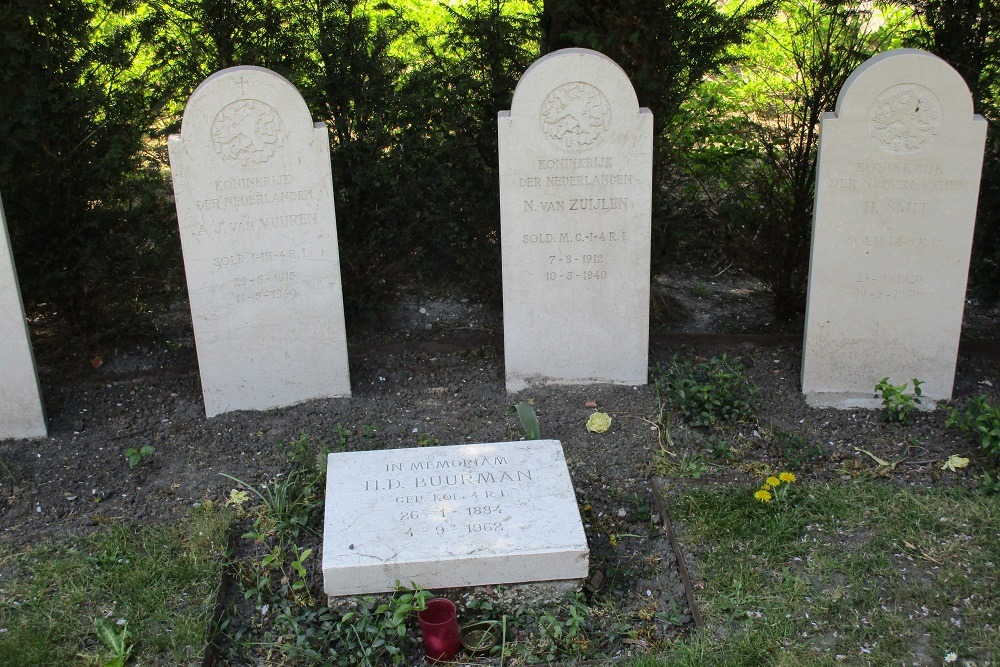 Dutch War Cemetery Valkenburg #4