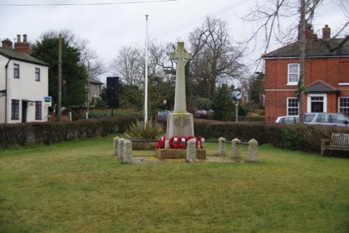 Oorlogsmonument East Harling #1
