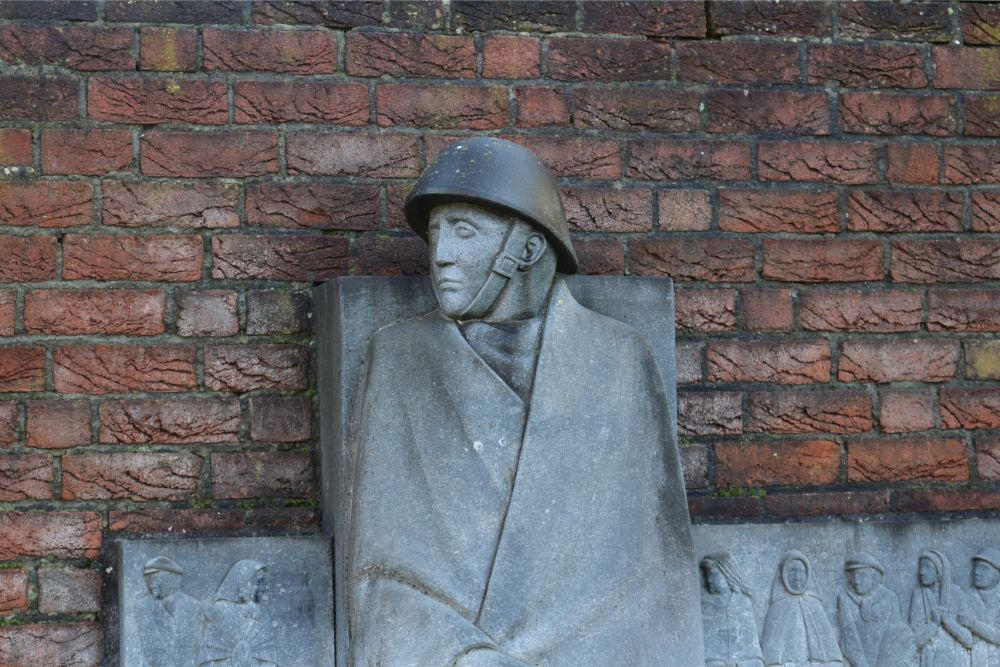 Monument Stoottroepers Beneden-Leeuwen #4